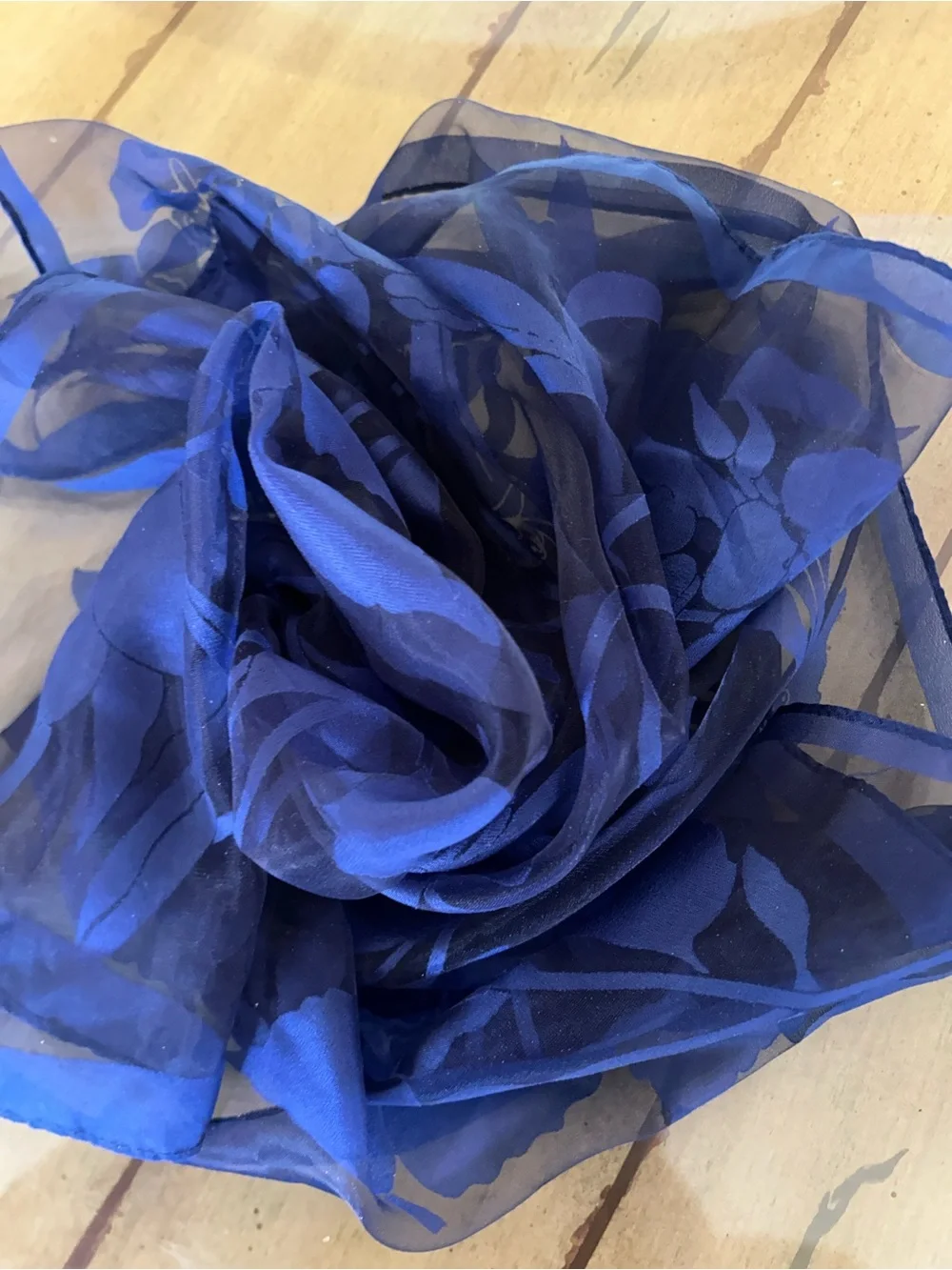 Blue Floral Sheer 🧣 scarf 25“ x 25“